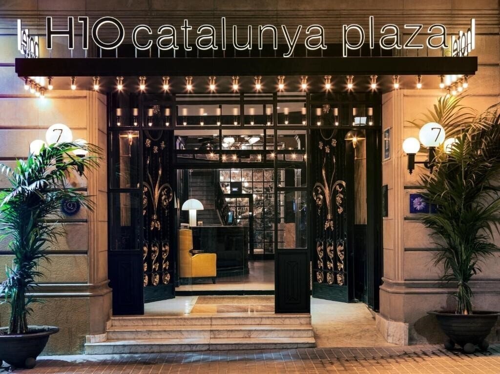 Готель H10 Catalunya Plaza 3*