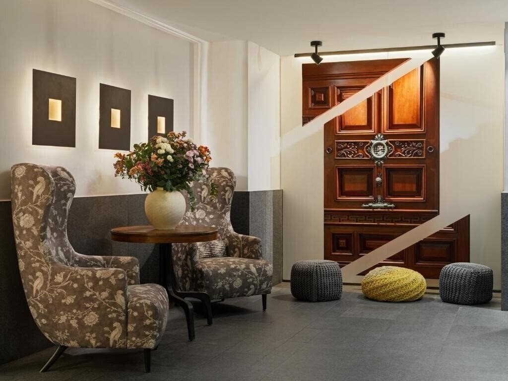 Апартаменты H10 Urquinaona Plaza 4*