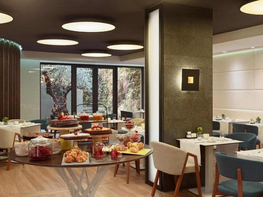 Панорама H10 Urquinaona Plaza 4*