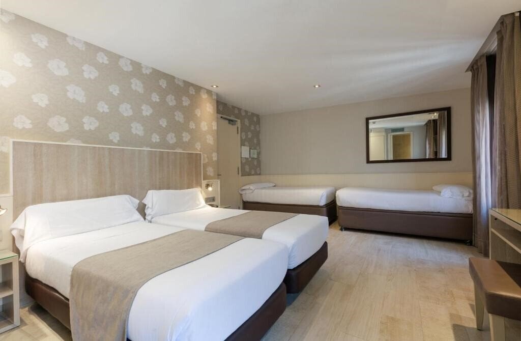 Готель Santa Marta 2*