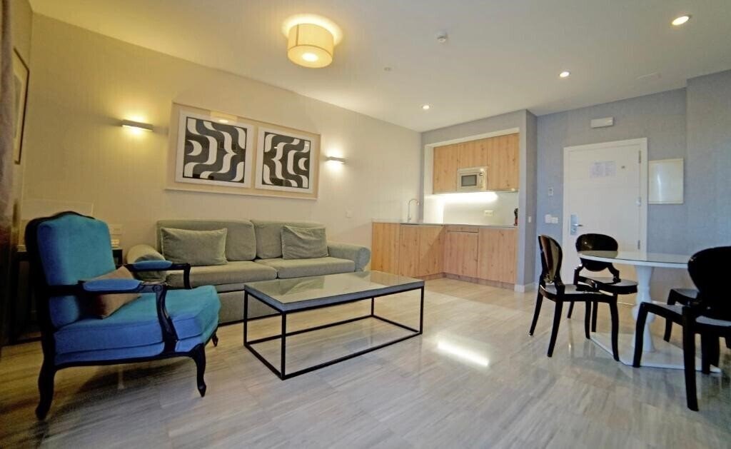 Панорама Holiday Hydros 4*