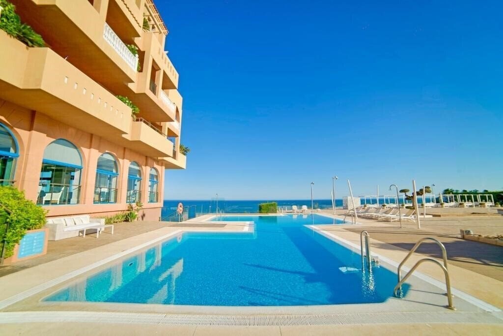 Фотография Holiday Hydros 4*