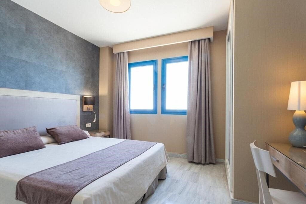 Территория Holiday Hydros 4*