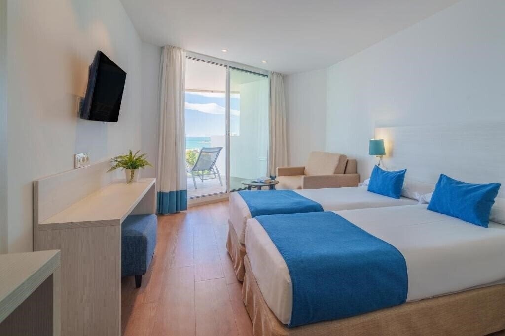 Фотография Spirit Hotel Benalmadena Beach (ex. MedPlaya Hotel Benalmadena Beach, Sentido Benalmadena Beach) 4*