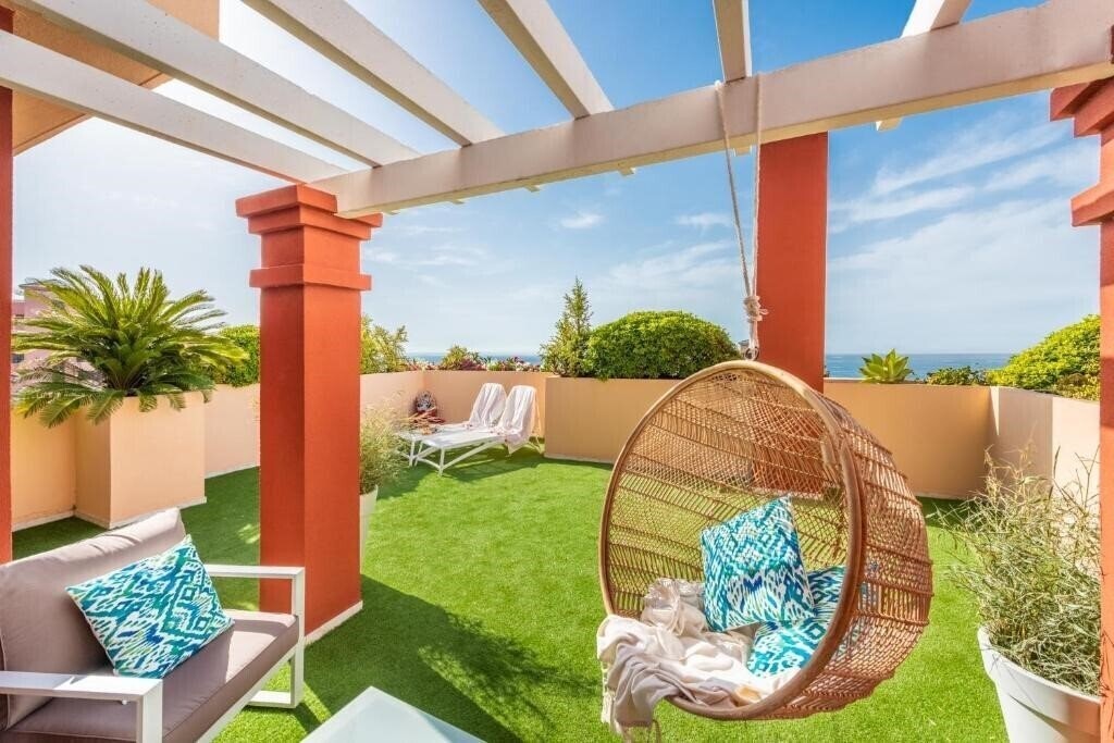 Фото Holiday World Riwo Hotel (ex. Holiday Palace) 4*