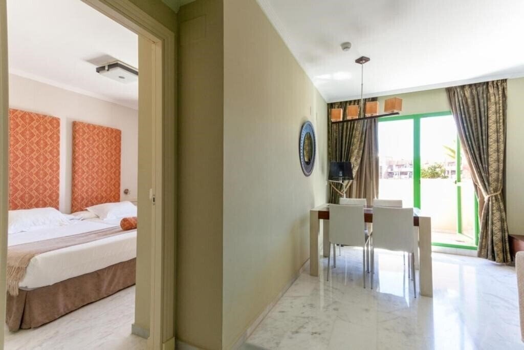 Панорама Holiday World Riwo Hotel (ex. Holiday Palace) 4*