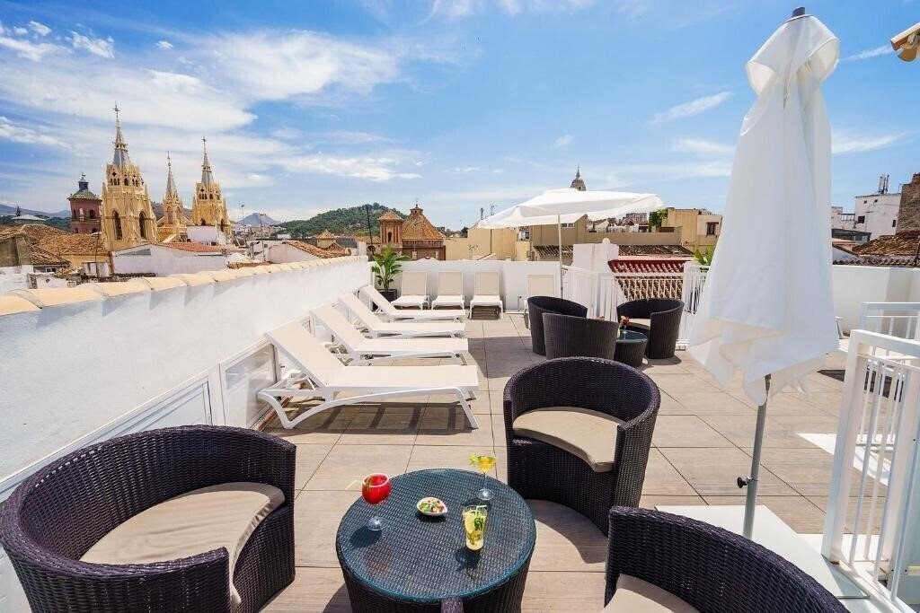 Территория Exe Malaga Museos 3*