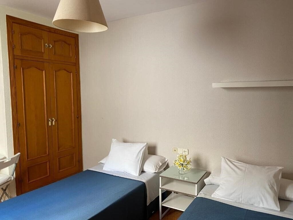 Территория Moscatel Hostal 2*
