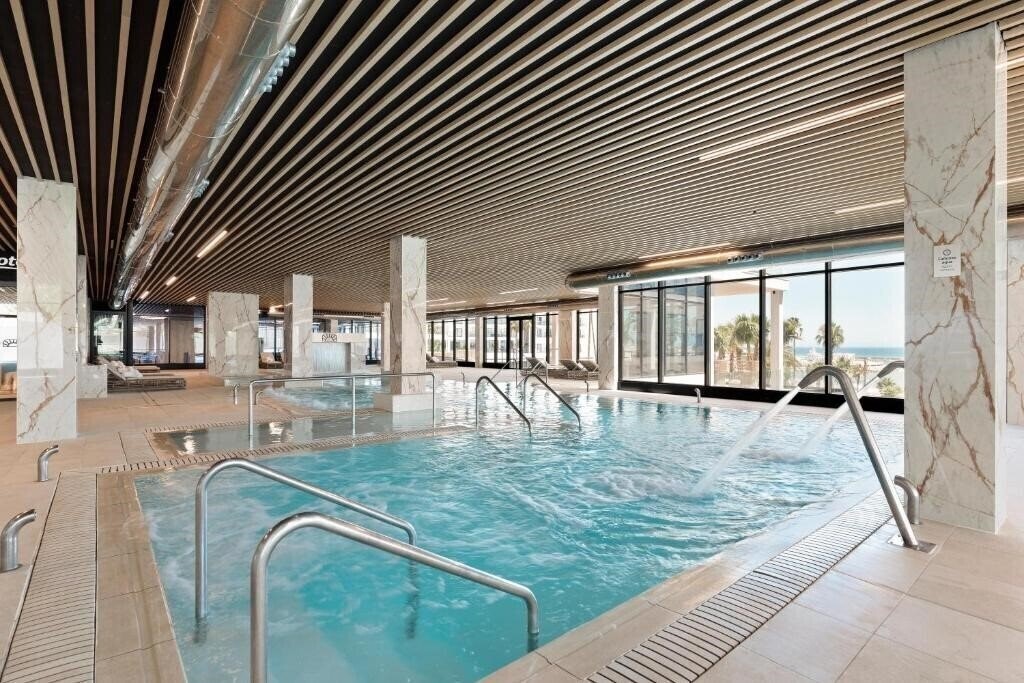 Территория Triton Hotel 3*