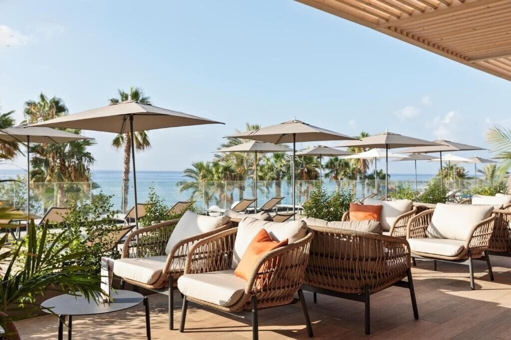 Апартаменты Triton Hotel 3*