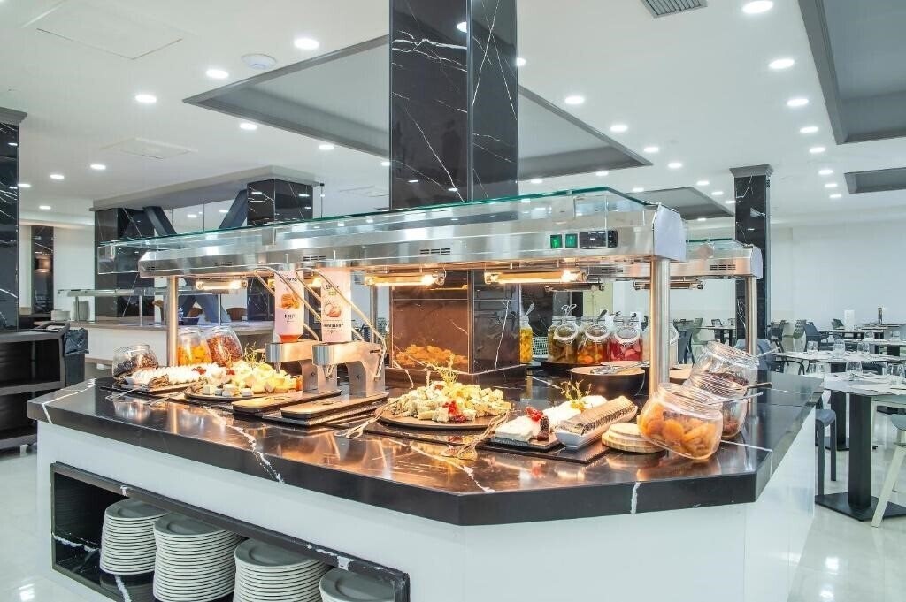 Вид Hotel Benidorm East by Pierre & Vacances 4*