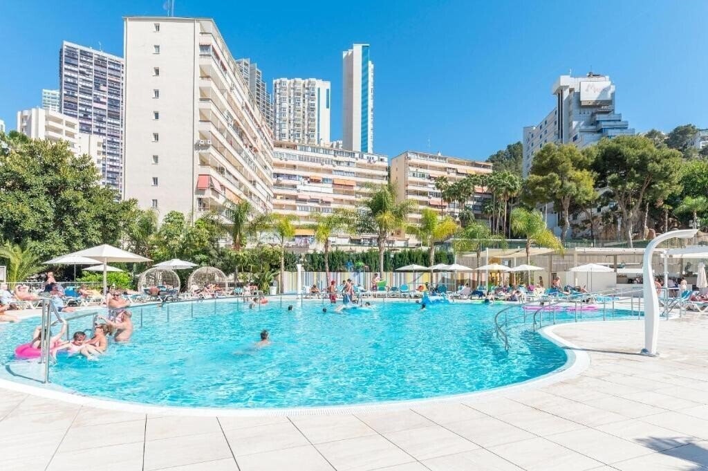 Территория Port Benidorm Superior 4*