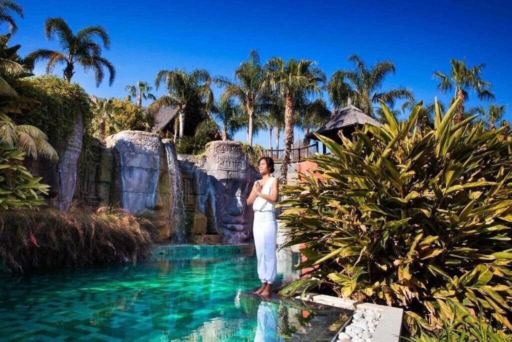 Вид Asia Gardens Hotel & Thai SPA 5*