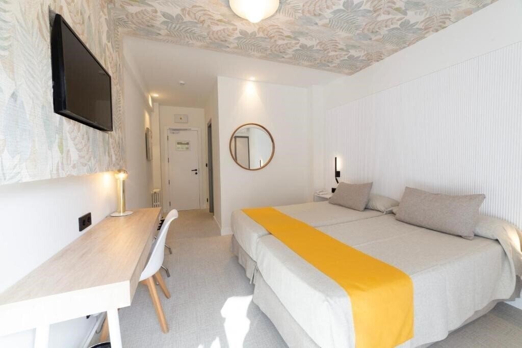 Територія Hotel Oasis Plaza 3*