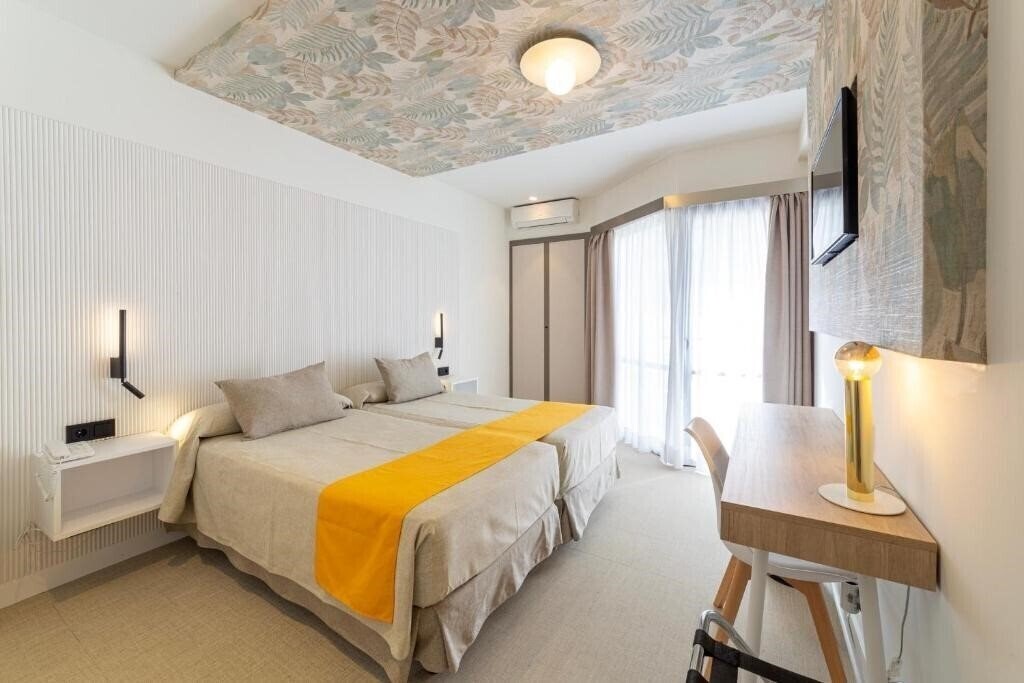 Панорама Hotel Oasis Plaza 3*