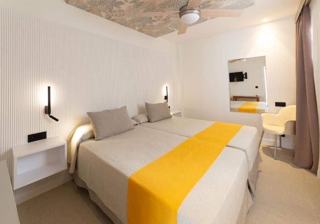 Вид Hotel Oasis Plaza 3*