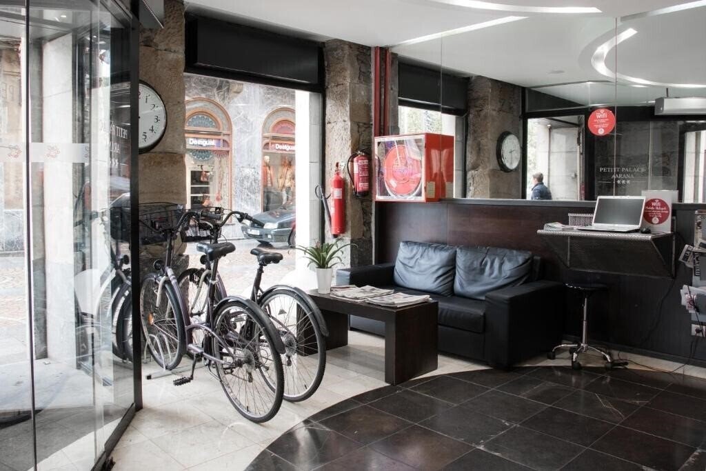 Фотографія Petit Palace Arana 3*