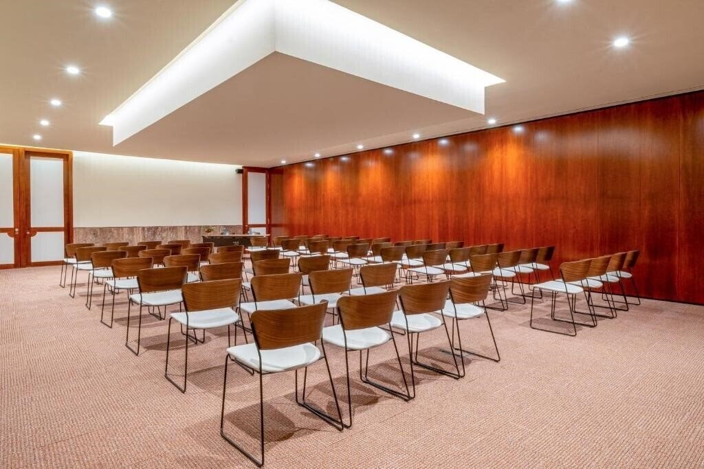 Апартаменти Melia Bilbao 5*