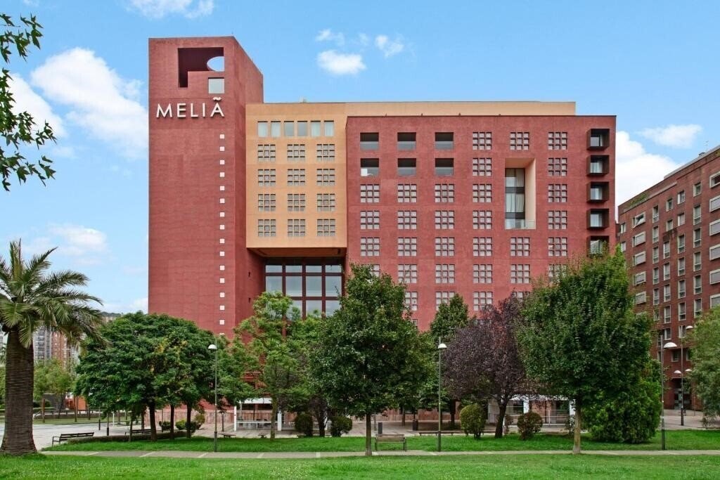 Готель Melia Bilbao 5*