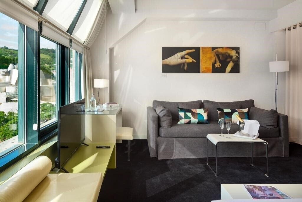 Панорама Miro 4*