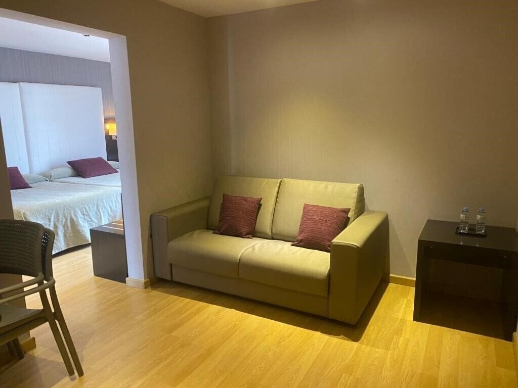 Вид Petit Palau 4*