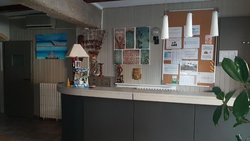 Территория Hostal Isabel 2*