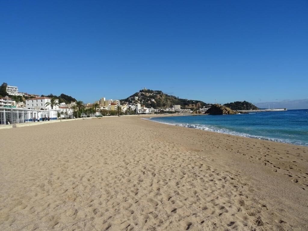 Панорама Elvira Apartamentos 3*