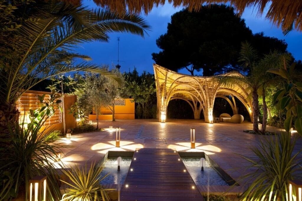 Панорама Mr Les Rotes 4*