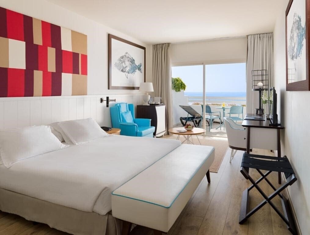 Вид H10 Estepona Palace 4*