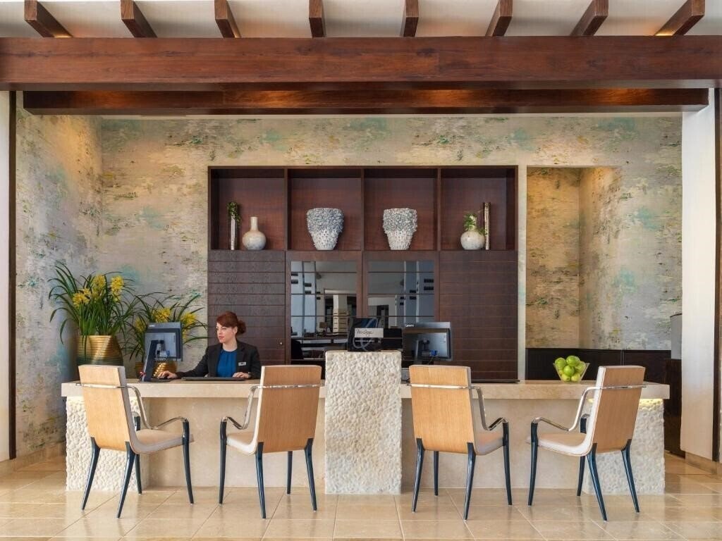 Апартаменты H10 Estepona Palace 4*