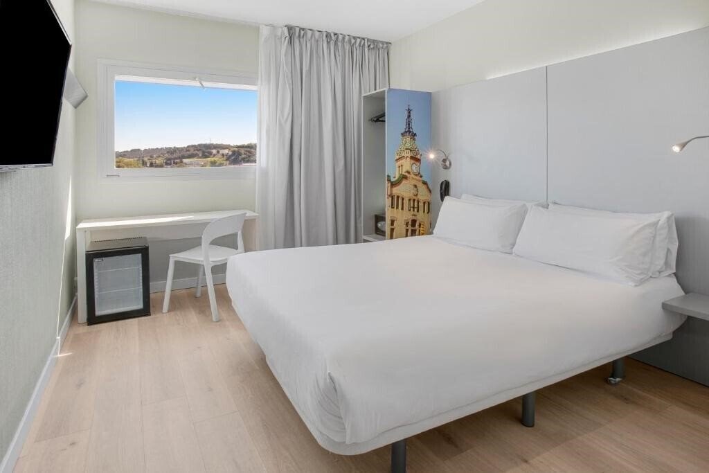 Готель B&B Hotel Figueres 2*