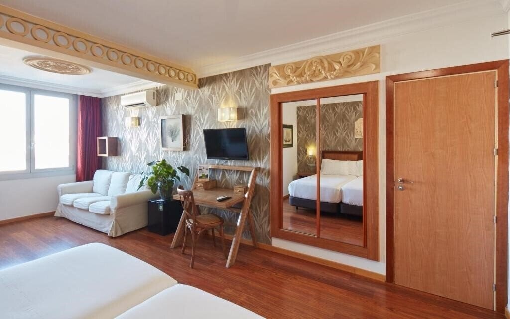 Територія Sercotel Hotel President 4*