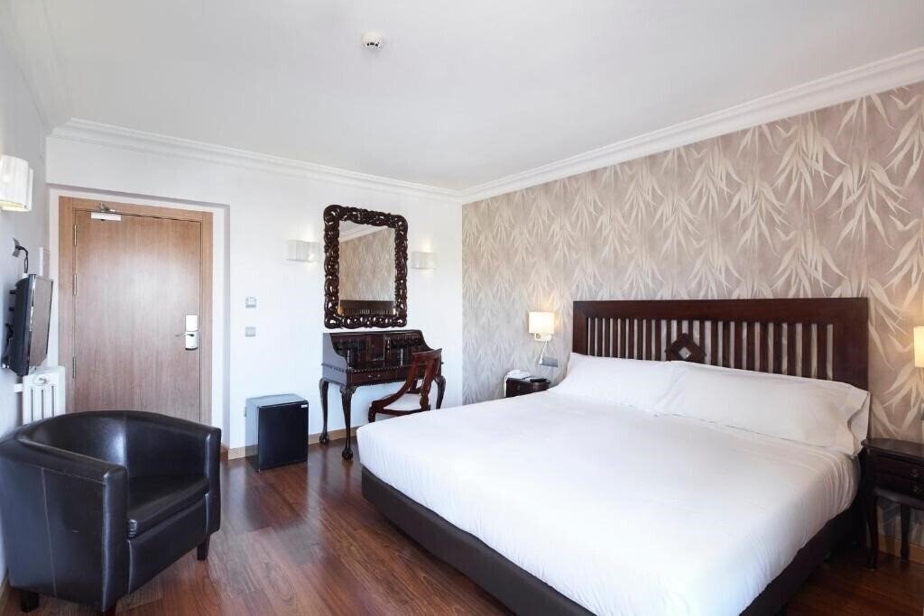 Апартаменти Sercotel Hotel President 4*
