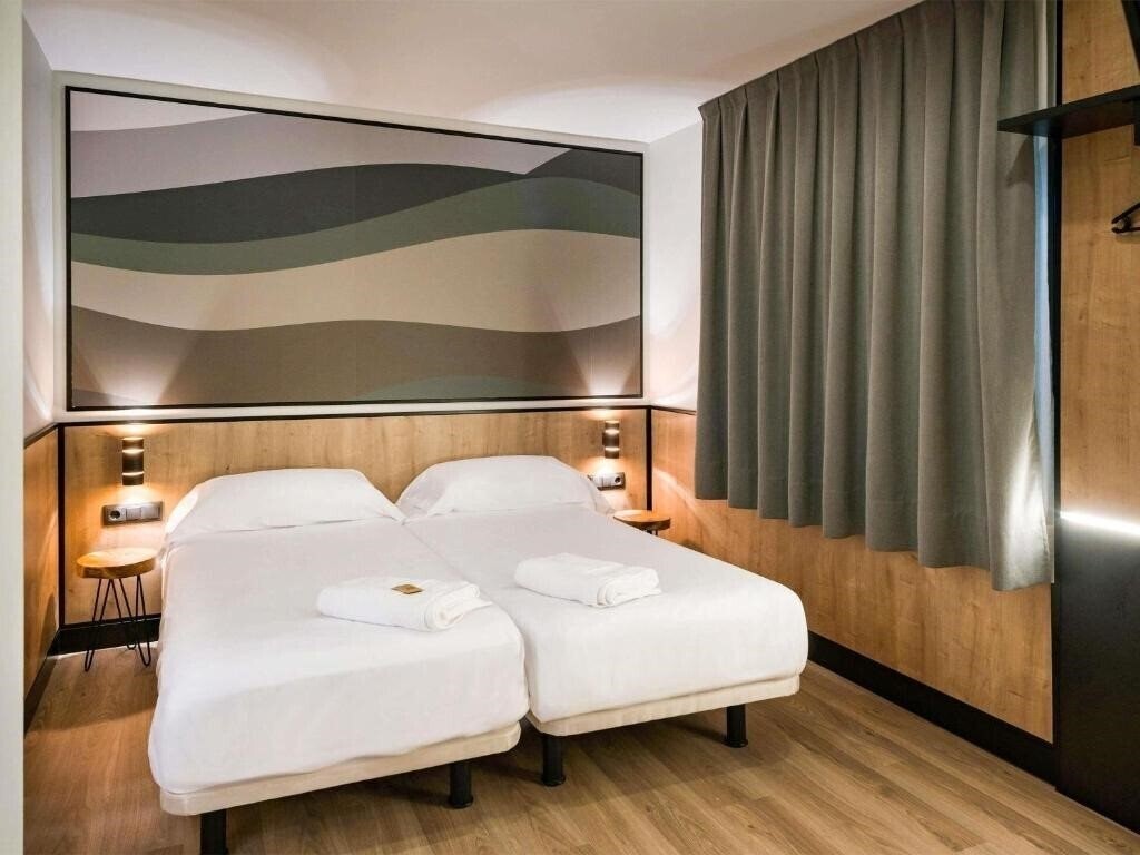 Апартаменти Ibis Styles Figueres Ronda 3*