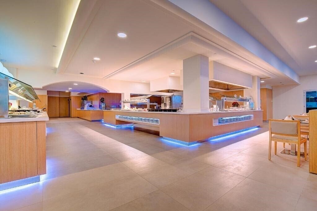 Панорама SBH Monica Beach 4*