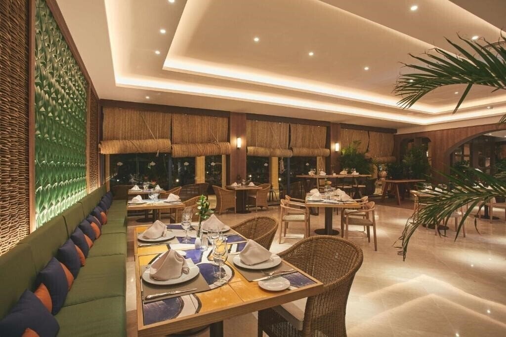 Апартаменты Secrets Bahia Real Resort & SPA 5*