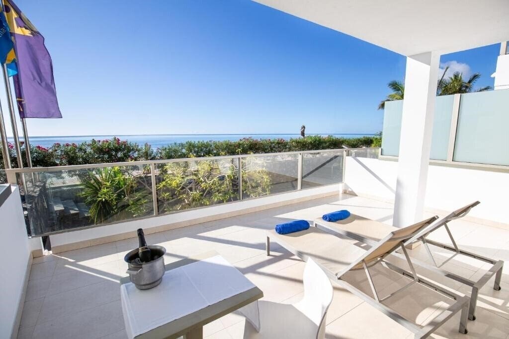 Апартаменти R2 Bahia Playa Design 4*