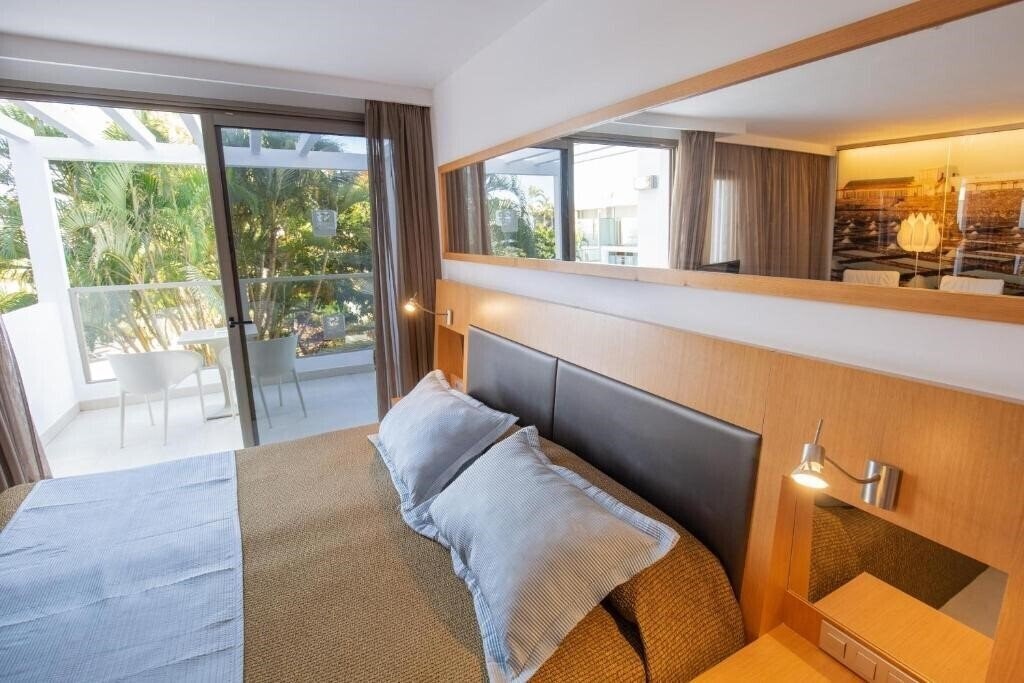 Панорама R2 Bahia Playa Design 4*