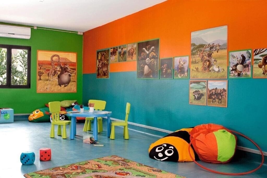 Территория Cay Beach Caleta отель без категории