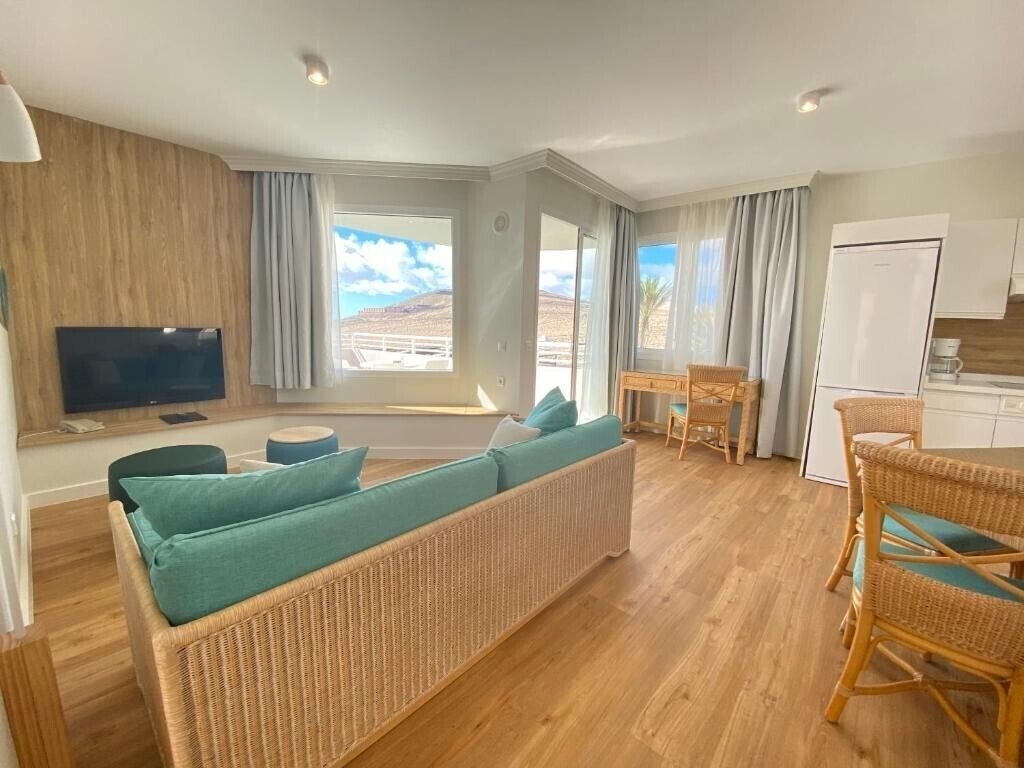 Апартаменты Hotel Esmeralda Maris by LIVVO 4*