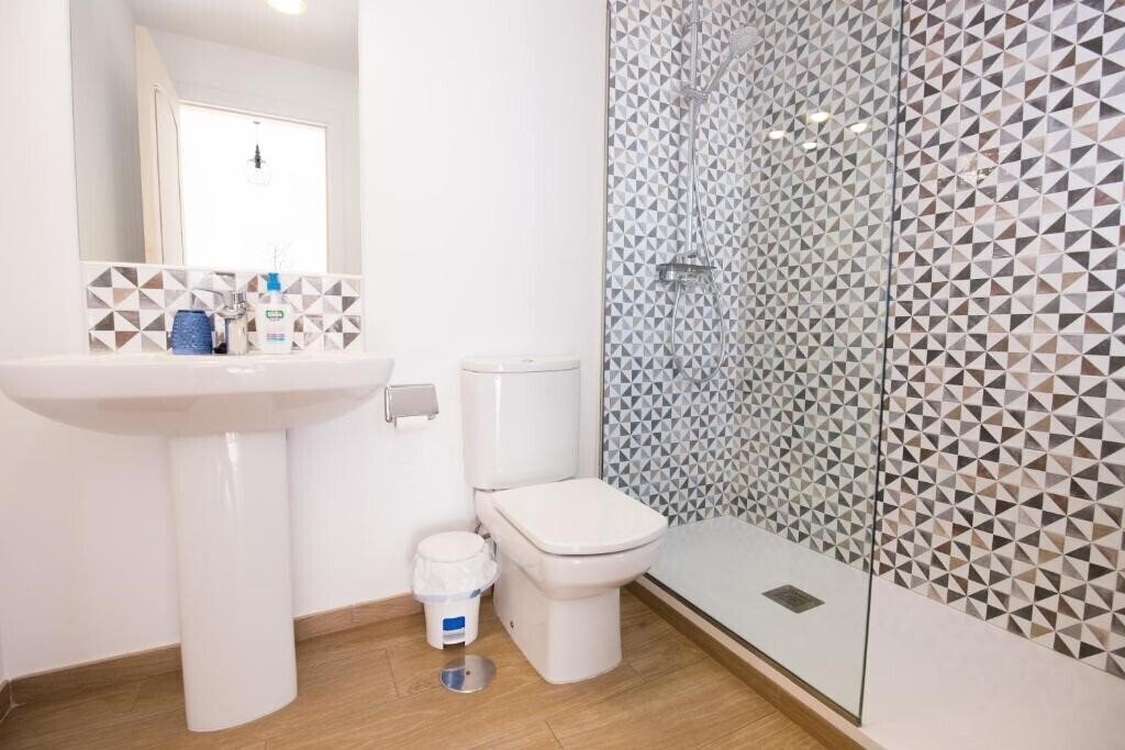 Вид Surfers Retreat Hostel - Adults Only 2*