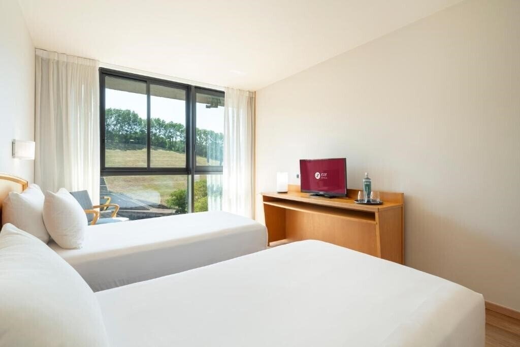 Панорама Hotel Exe Area Central 3*