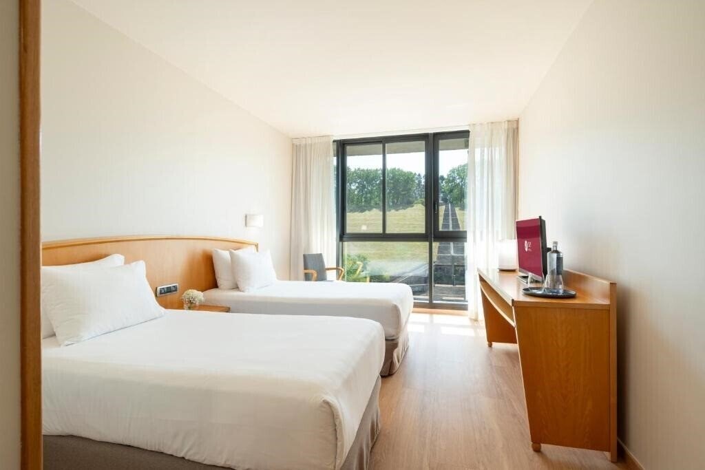 Територія Hotel Exe Area Central 3*