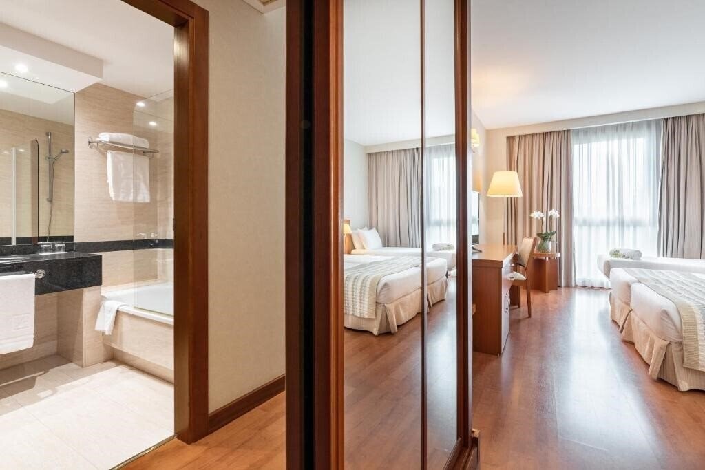 Фотографія Hotel Eurostars San Lazaro 4*