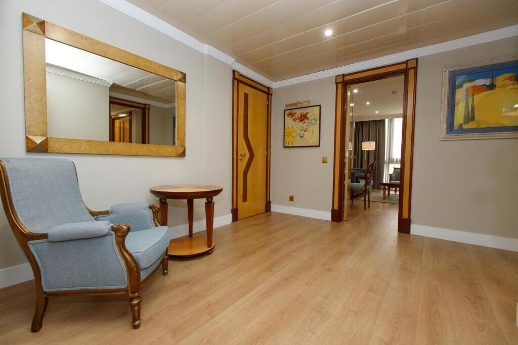 Панорама Hotel Oca Puerta del Camino (ex. Hotel Puerta del Camino) 4*