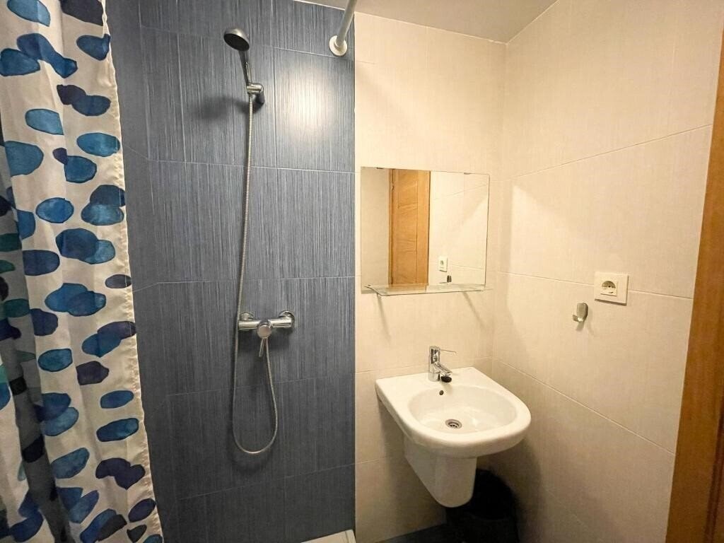 Фотографія Apartamentos Playa De Las Catedrales 3000 3*