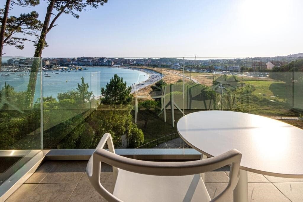 Готель Inffinit Sanxenxo (ex. Sanxenxo Playa) 3*