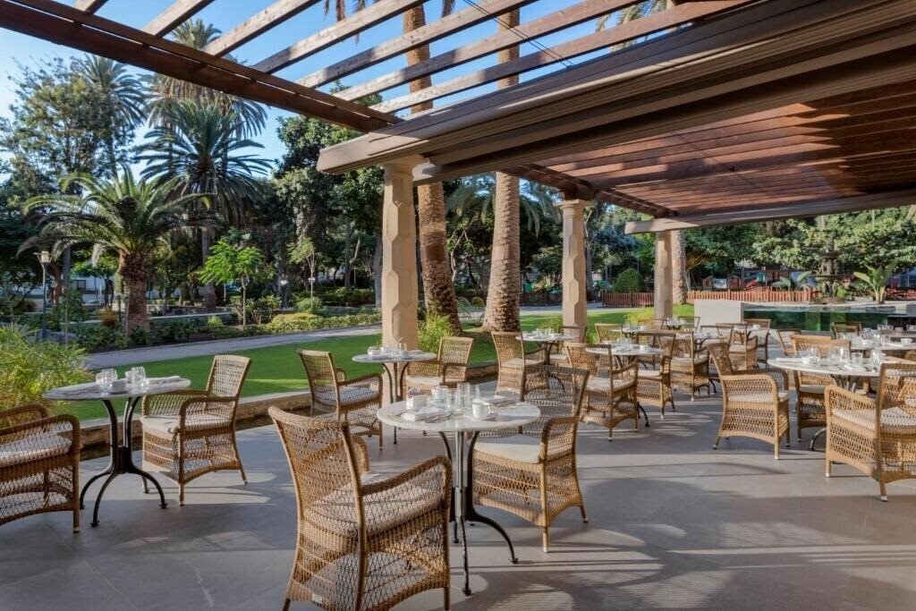 Апартаменти Santa Catalina, a Royal Hideaway Hotel 5*