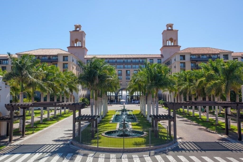 Территория Lopesan Costa Meloneras SPA & Casino 4*