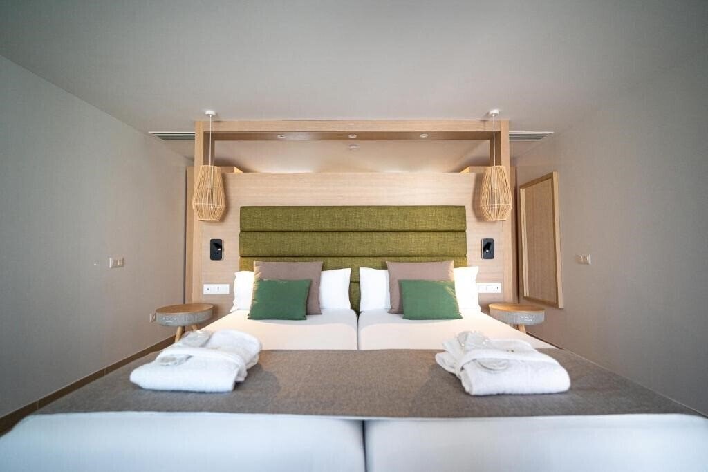 Фото Hl Miraflor Suites (ex. Miraflor Suites) 4*